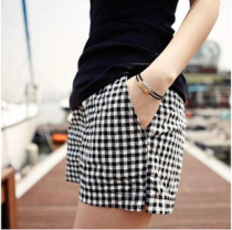 Summer new black and white striped plaid shorts female tightness waist casual loose movement hot pants high waist wide leggings