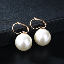 Yu Shuxin same pearl stud earrings net celebrity atmospheric earrings socialite personality ear buckle short drop earrings 2021 new trend