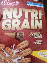 Australian Kelloggs Home Lots Nutri-Grain nutritious cereal cereal with healthy breakfast 290g