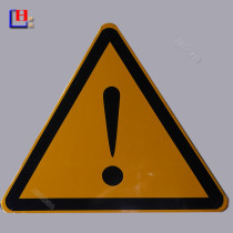 Lu Hao pay attention to safety Triangle traffic facilities reflective signs Road warning signs Safety instructions