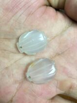 The old agate is adorned with a pair of