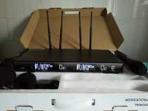 Professional microphone UHF true diversity wireless microphone one drag two KTV wedding outdoor stage performance