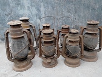 After liberation the old lamp lamp is a pile of lights lamps lamps old iron lamps each 55 yuan hotel
