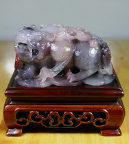 Natural Guilin chicken blood jade Upper and fifth color jade material hand play to put the piece of the piece to the leopard