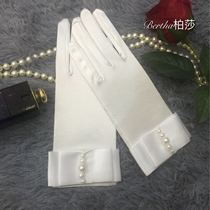 Bertha bride forged face pearl Hepburn style retro short wedding travel shooting shadow wedding gloves winter