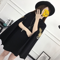 Autumn fitted new cloak jacket Batshirt woman dress Korean version Chauded sweater short sleeve embroidered nail beaded blouse