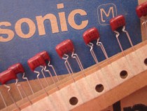 Imported Panasonic CBB metallized film capacitor 0 082uf50v 82 nf50v 823 50V p = 5mm