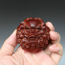 Round and brave play pieces of small red sandalwood carved ornaments old material mahogany animal handlebar crafts