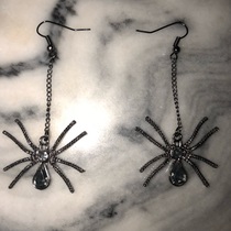 Temperament dark rhinestone chain spider earrings