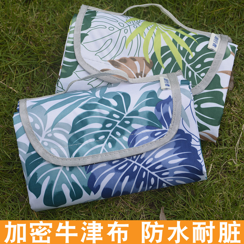 Outdoor portable waterproof beach mat picnic mat spring outing mat camping picnic mat lawn picnic cloth moisture proof mat