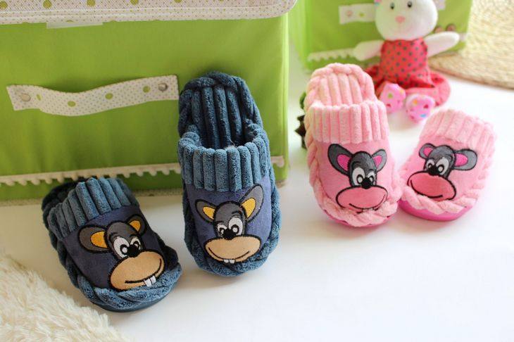 Pantoufles enfants en suède pour hiver - semelle plastique - Ref 1033181 Image 24