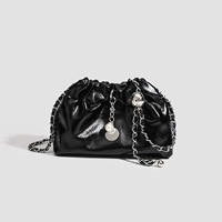 Та же самая подарочная коробка с черным торговом центром и доставкой