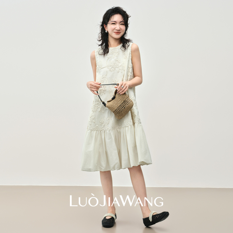 High-End, Age-Reducing White Sleeveless Dress for Women, 2026 New Style, Three-Dimensional Embroidered Ruffle Sleeveless Tank Dress for Summer High-End, Age-Reducing White Sleeveless Dress for Women, 2026 New Style, Three-Dimensional Embroidered Ruffle Sleeveless Tank Dress for Summer