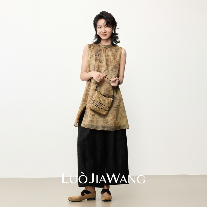 100% Mulberry Silk Gradient Floral Sleeveless Dress/Vest with Round Neck and Side Tie Luojiawang 100% Mulberry Silk Gradient Floral Sleeveless Dress/Vest with Round Neck and Side Tie Luojiawang