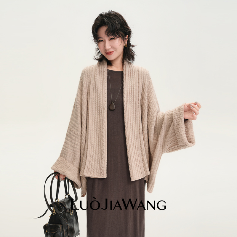 Sheep Wool and Cashmere Lazy Cable Knit Batwing Sleeve Loose Cape-Style Knitted Shawl Cardigan Luojiawang Sheep Wool and Cashmere Lazy Cable Knit Batwing Sleeve Loose Cape-Style Knitted Shawl Cardigan Luojiawang