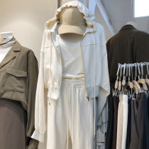 2021 Korean version of the early autumn net salad chain hooded temperament slim age-reducing sweater cardigan suspender top two-piece set