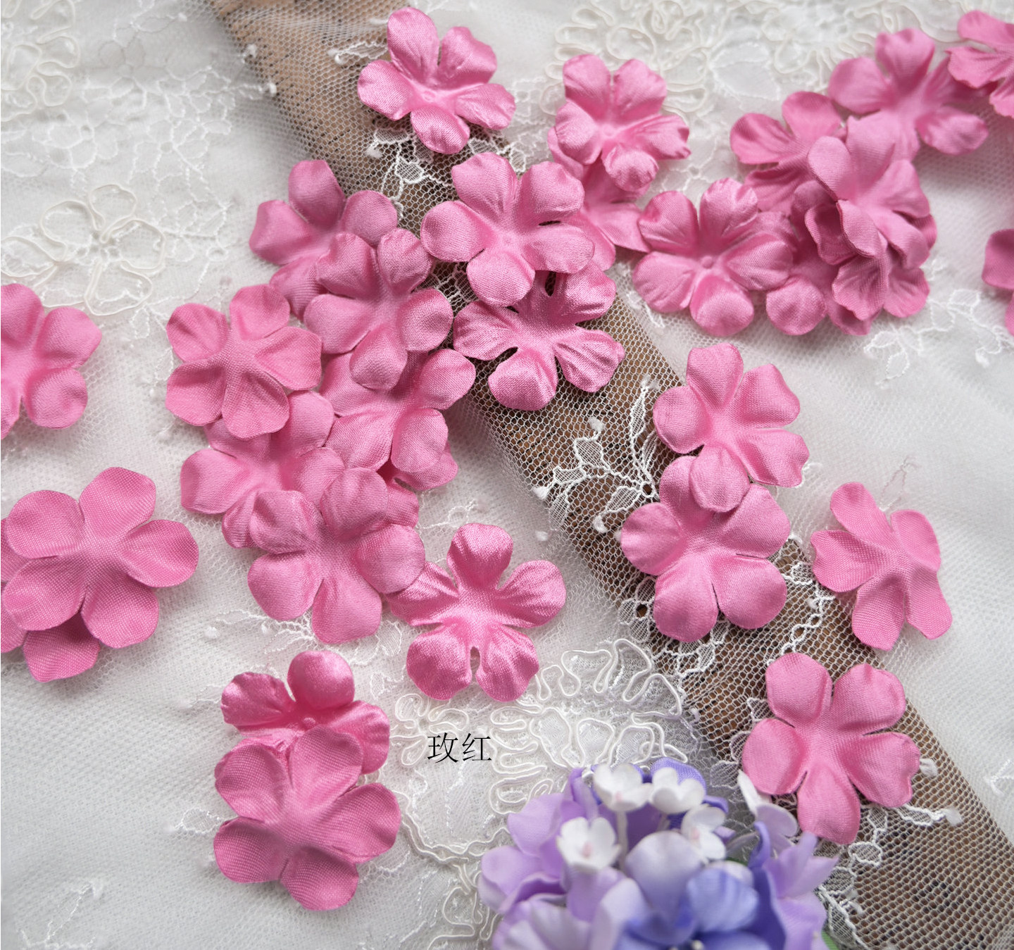 100 Stück Mehrfarbige DIY Handgemachte 3D-Organza-Blumen für Hochzeitskleider, Schleier, Mini-Blumen, Babykleidung, Bastelmaterialien 3CM RS4035 – Detail 30