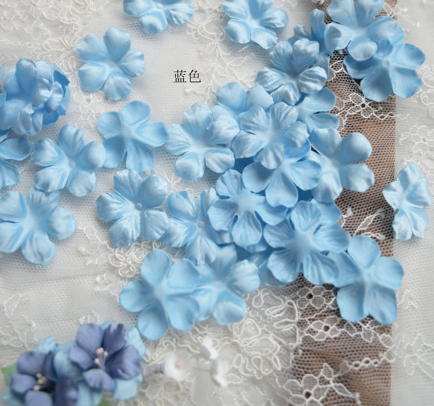 100 Stück Mehrfarbige DIY Handgemachte 3D-Organza-Blumen für Hochzeitskleider, Schleier, Mini-Blumen, Babykleidung, Bastelmaterialien 3CM RS4035 – Detail 37