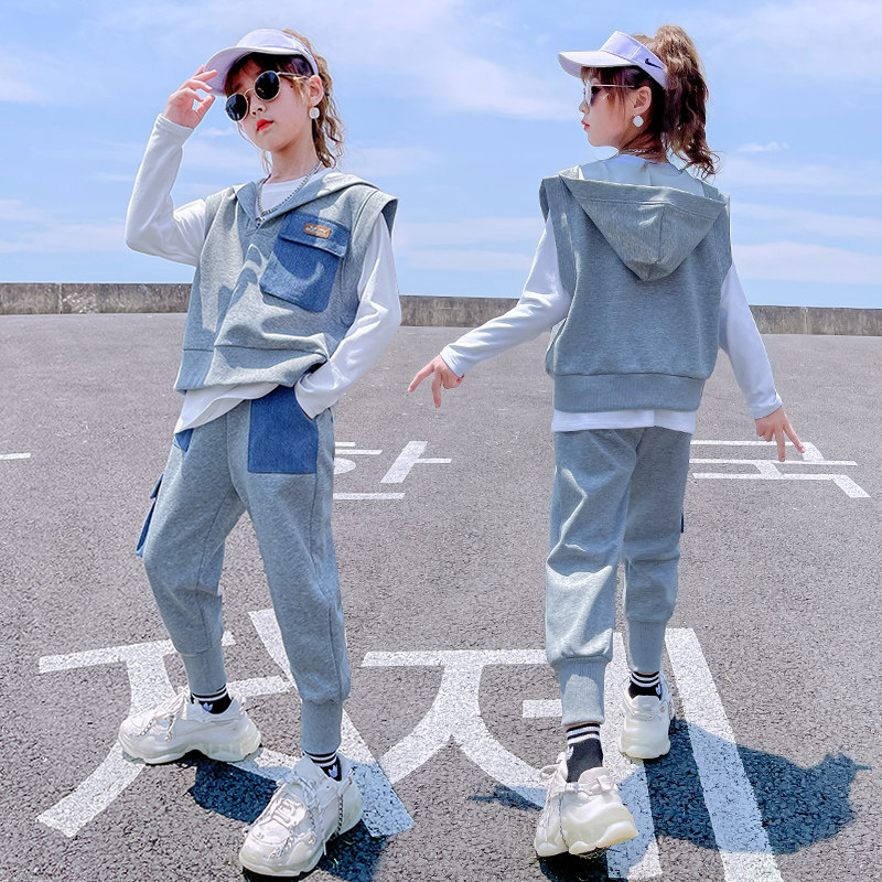 Girl Spring Clothing Suit Children's Internet Red Ocean Faction 2022 New Korean Version Trendy Great Girl Girl Sports Three Suits