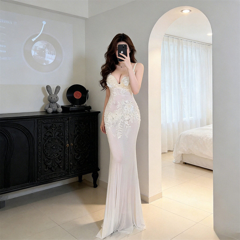 Heavy Embroidery Embellished Evening Gown with Straps, Sexy Low-Cut Fitted Mermaid Dress, Nightclub Party Host Dress, Long Dress