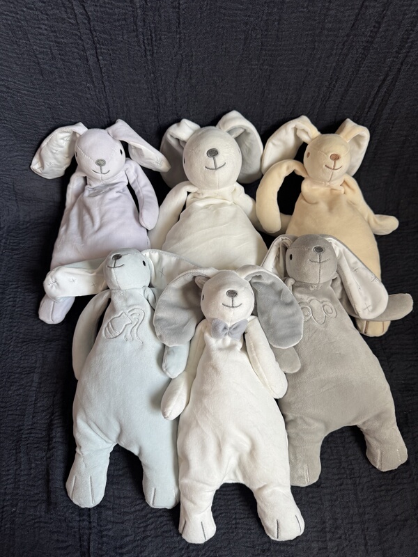 Domestic Model of Aobei's Soothing Rabbit, Abebe, Made of Ultra-Soft Fabric, Suitable for Children to Chew and Grab