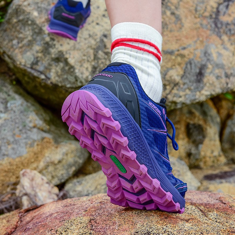 Outdoor agent hiking shoes women's breathable non-slip hiking shoes shock-absorbing climbing shoes spring and summer mesh shoes cross-country running shoes men