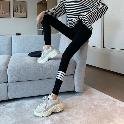 Утечка зазора ~ встречная зазорная одежда, известная внешнеторговая женская одежда плюс бархатные внутренние брюки для женщин, которые можно носить в качестве верхней одежды для полных девушек, чтобы сделать их стройнее