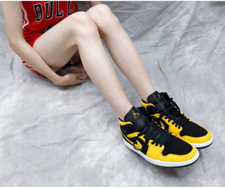 Air Jordan1 Mid Joe AJ1 nam nữ nhỏ mới vui màu đen vàng nhỏ bị cấm mang giày bóng rổ 554724-071 giày the thao nam nike