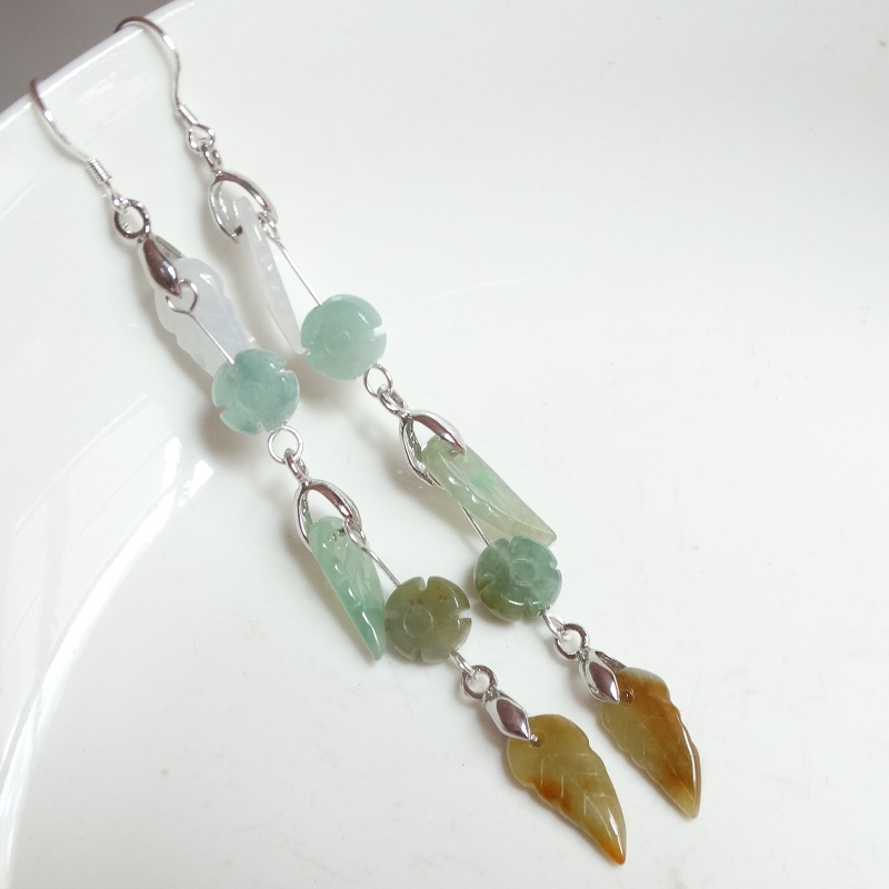 Natural jadeite A goods New Year jade earrings to attract wealth and prosperity, jade earrings, chalcedony earrings, S990 sterling silver, non-allergic
