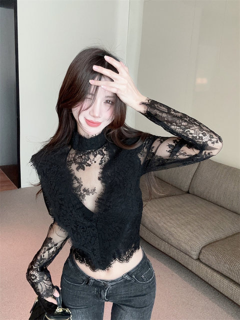 Sexy lace three-dimensional hook pattern slightly see-through slimming mesh bottoming shirt 2024 spring and autumn new scheming niche tops