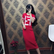 Phụ nữ Hàn Quốc vòng cổ ngắn tay màu sắc phù hợp với váy ngắn thon gọn váy ngắn khí chất bó sát
