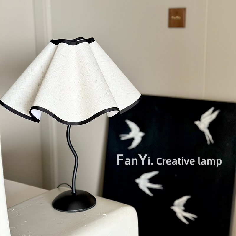 Fan Yi · Modern Minimalist Petal Umbrella Lamp, Creative and Warm Atmosphere Bedroom Bedside Lamp, Decorative Table Lamp, Night Light