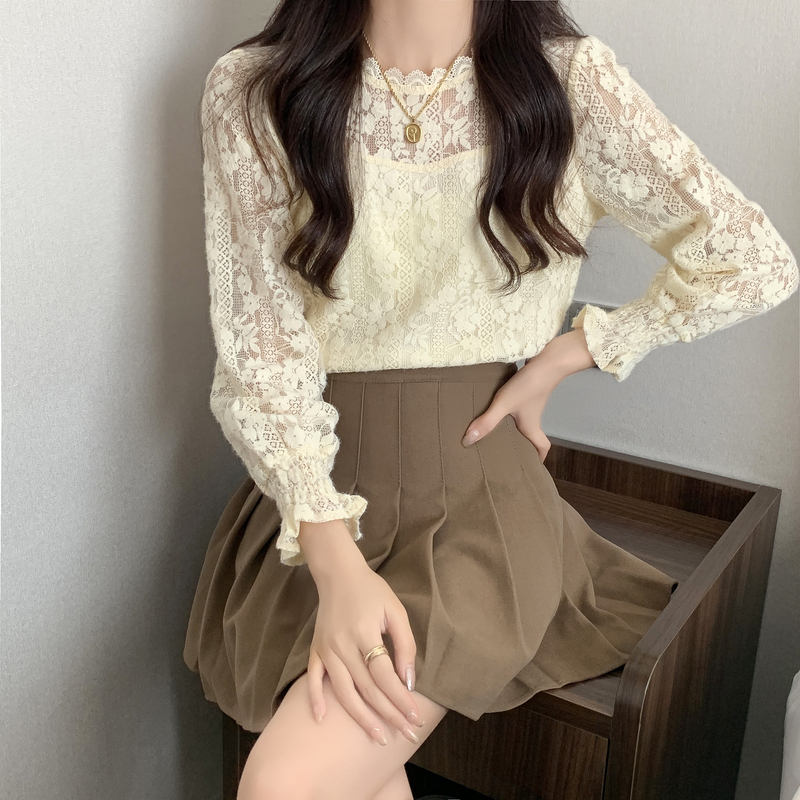 Elegant Lace Blouse for Layering under a Suit, Stylish Spring and Autumn Top with Lace Trim and Hollow Design, Plus-Size Stylish Base Shirt for Curvy Women