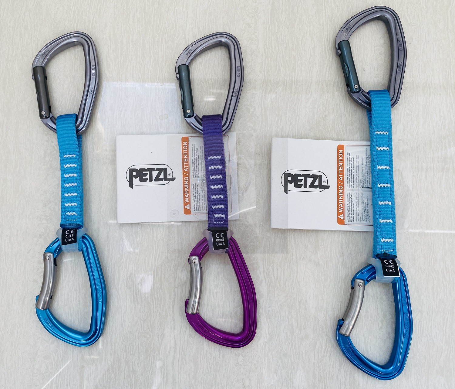 19 new climbing Petzl djinn M60 climbing fast main lock outdoor climbing wild climbing equipment lock buckle