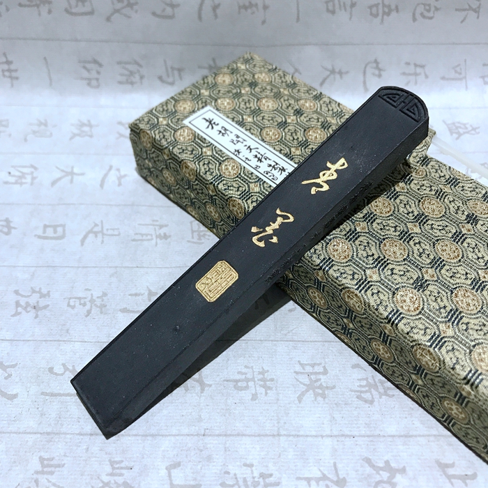 82 82 ~ 85 years old Hu Kaiwen emblem ink block ink bar Old pine ink Chen inku ink painting ink blue ink 1 6 2