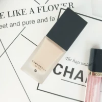 Ai Ken Charm Revitalizing Foundation Kem dưỡng ẩm che khuyết điểm Nhẹ và lâu trôi Trang điểm màu nude Kem nền dạng bột nền rõ ràng ysl le cushion encre de peau