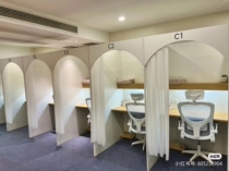 共享考研单人书桌自习桌屏风隔断阅览室封闭式培训沉浸学习课桌椅