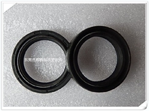 Double sided spring skeleton oil seal DC70 * 95 * 10