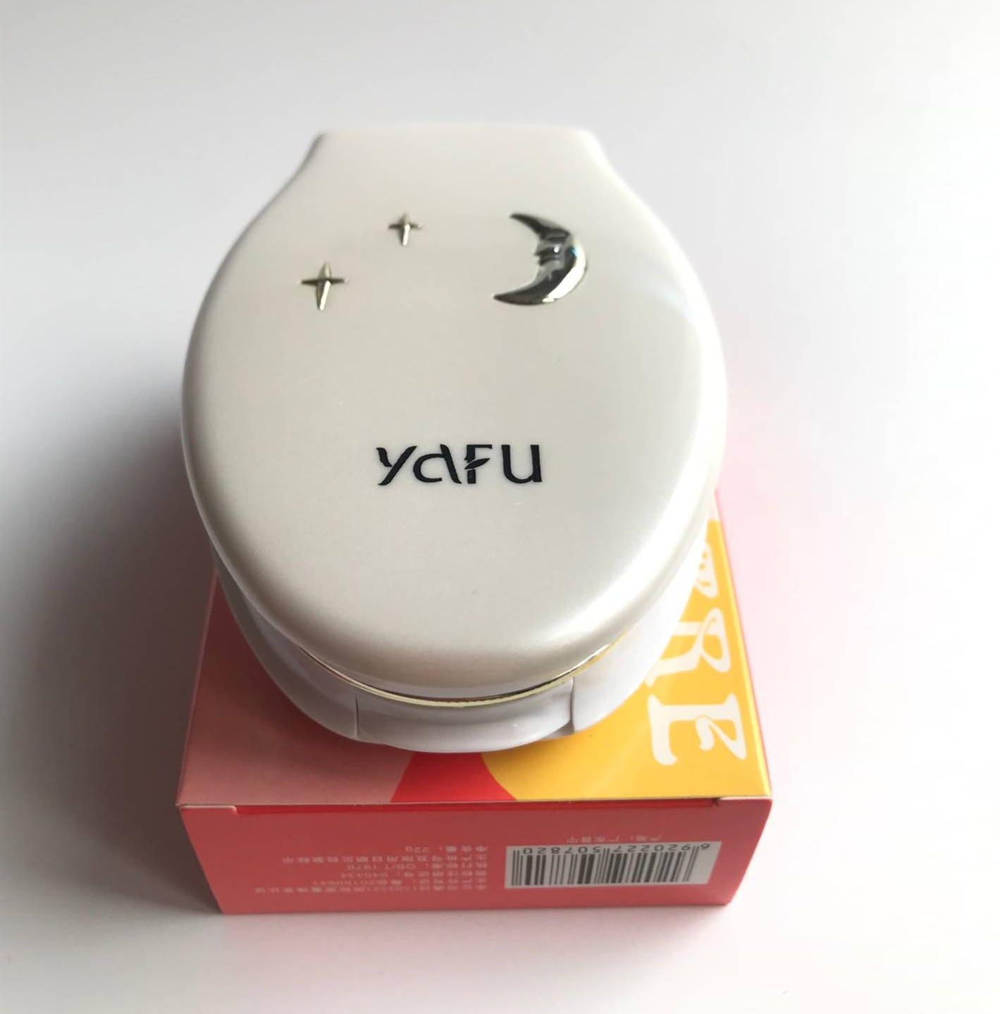 Yafu yafu phấn phủ hai lớp phấn nền 221 set kem che khuyết điểm trang điểm kiểm soát dầu hai lớp phấn khô dạng bột ướt chính hãng - Bột nén phấn phủ sempre