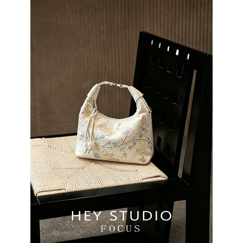 Exquisite Small Handbag for Women 2026 New Style New Chinese Style National Style Hanfu Cheongsam Bag Commuter Shoulder Crossbody Bag
