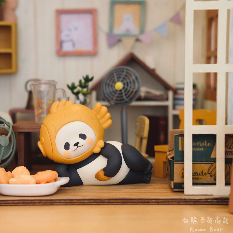 Spot PLANETBEAR Mini Snapper Burn Blind Box Bean Bean Eye Tide Play Cute Model Pendulum Gift