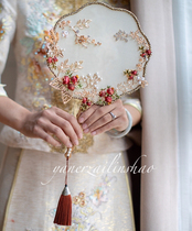 (Advanced sense of Chinese group fan)Bride Xiuhe Dragon and Phoenix coat Cheongsam hand bouquet fan Wedding diy material package