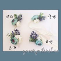 (Forest European retro wedding) Blue and white berry original bride and groom best man corsage Bridesmaid wrist flower