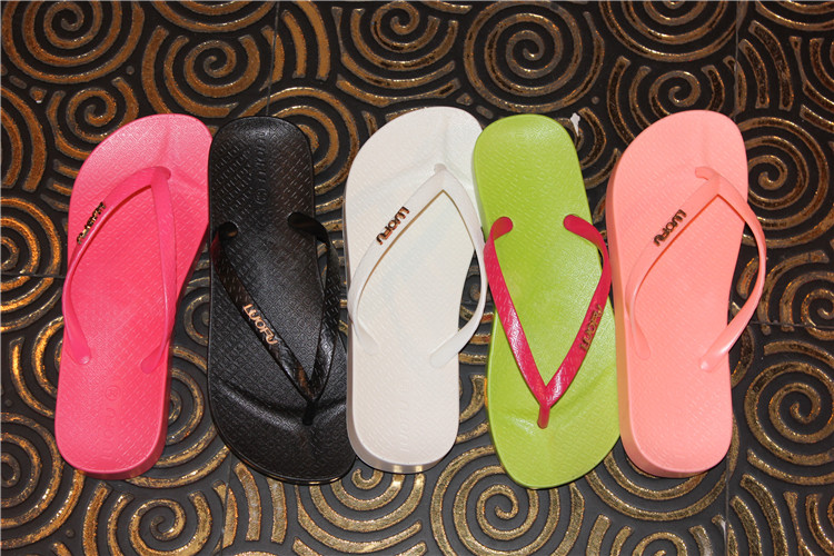 Mùa hè mới thời trang flip-flops Hàn Quốc phiên bản của dép nữ non-slip mang giày bãi biển nam giới và phụ nữ dép giản dị và dép đi trong nhà triều