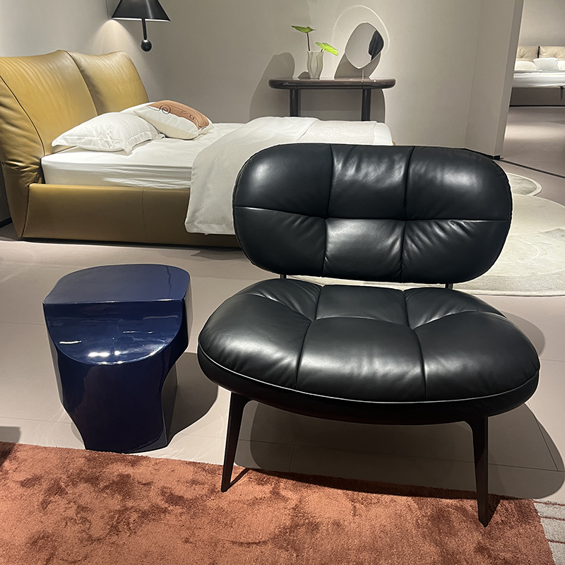 New Single Chair Sofa in Vintage Style, Designer Black Minimalist Leisure Single Sofa Chair, Living Room Chair, Full Leather