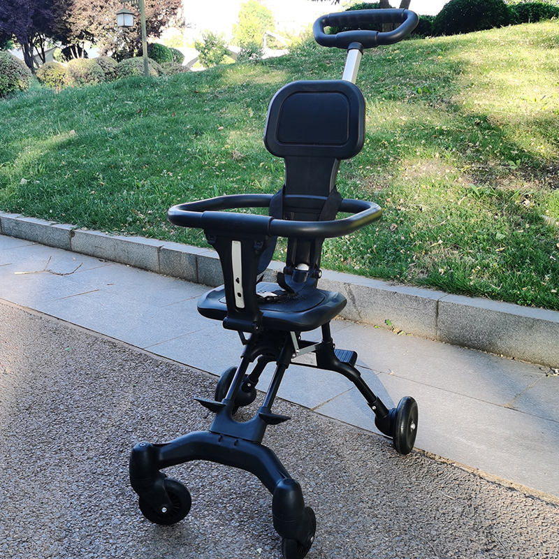 Baby walking the doll comfortably and foldable baby four-wheel cart tour two-way children's car