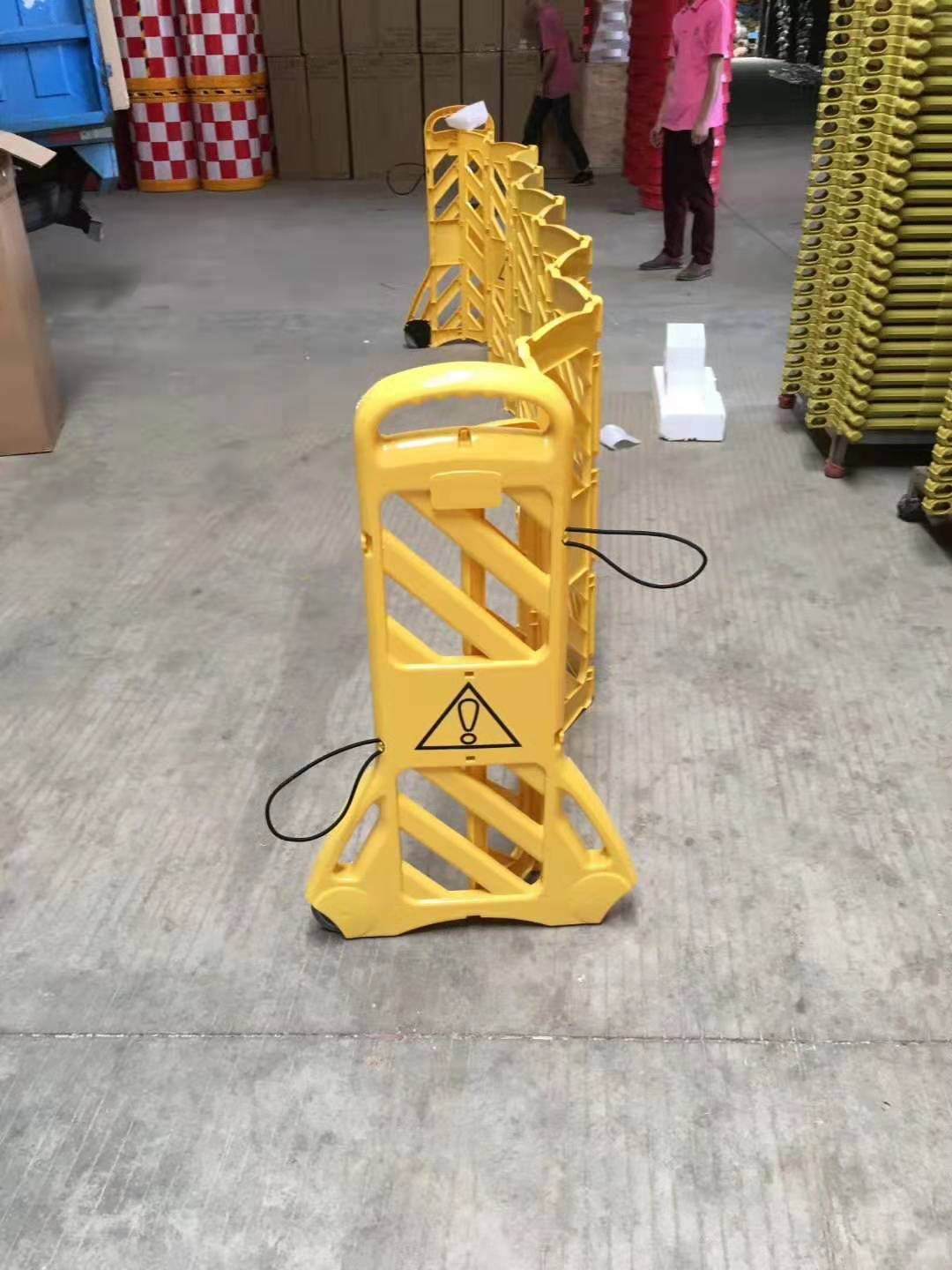 Belt wheel removable folding stretching plastic safe isolation protective fence guardrail fence