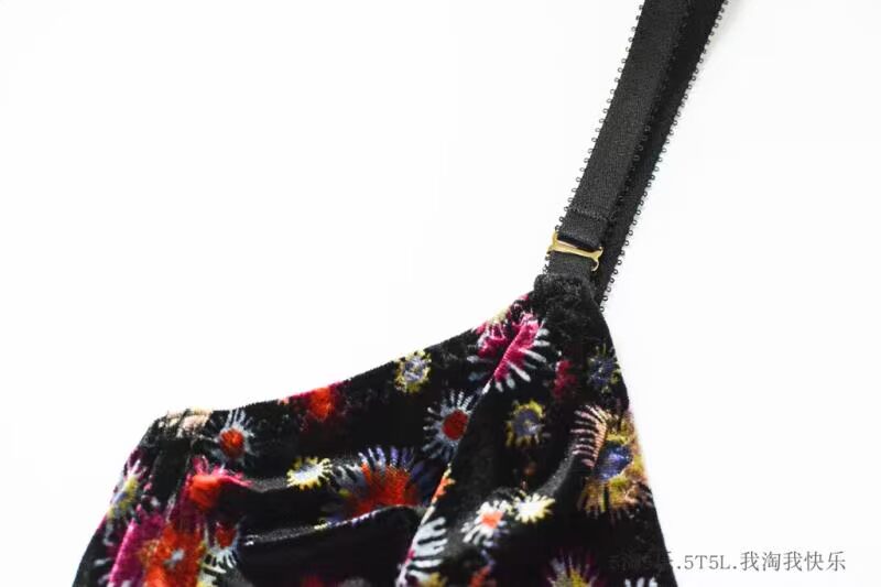 5 Amoy 5 âm nhạc Châu Âu và Hoa Kỳ không có thép hỗ trợ Pháp siêu mỏng nhung hoa bikini áo lót bikini 1 mảnh