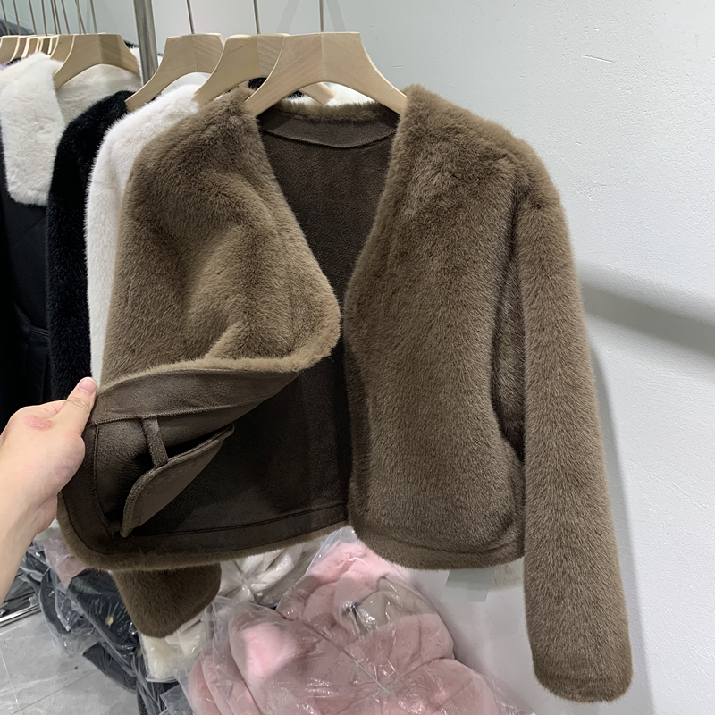 Gross Fur Coat Woman Winter 2023 New Environmental Protection Leather Grass Imitation Water Mink Leather Fur Integrated Small Scent Wind Short blouses-Taobao