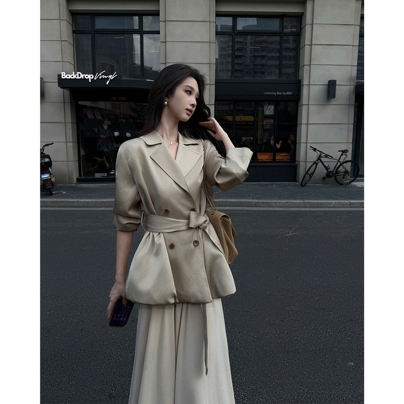 By Onion Autumn Short Waist-Cinching Khaki Floral Trench Coat for Women 2026 New Style Petite Elegant Jacket By Onion Autumn Short Waist-Cinching Khaki Floral Trench Coat for Women 2026 New Style Petite Elegant Jacket